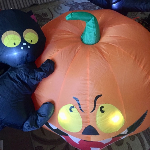 Airblown Inflatable Jack o Lantern with Lights Outdoor Decor - Picture 4 of 4